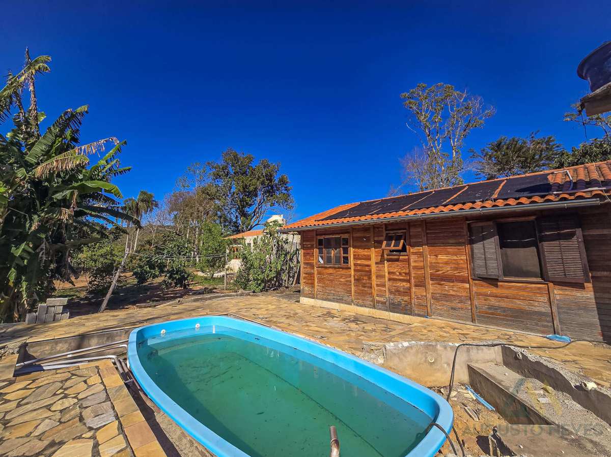 Chácara à venda com 3 quartos, 130m² - Vila Pedágio,Alumínio