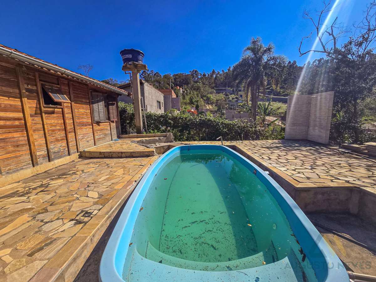  - À venda | Bela chácara com 3 dormitórios em Alumínio -SP