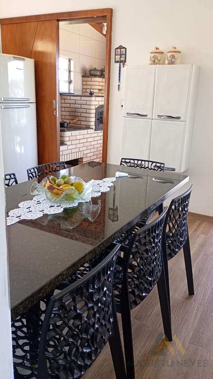 Chácara à venda com 3 quartos, 180 m2m² - ,