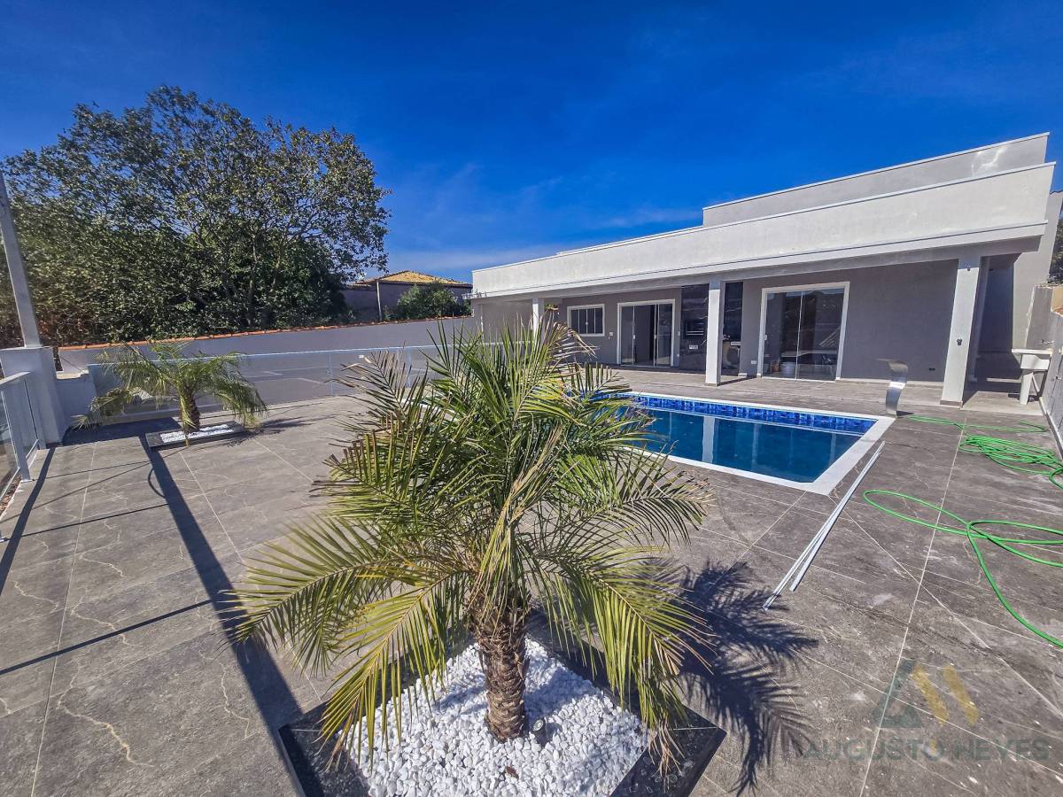  - Casa Estilo Chácara com Piscina e Vista em Mairinque – Acesso Fácil pela Castelo